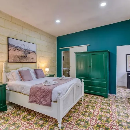 Appartamento Authentic With Maltese Balcony In Bormla By 360 Estates