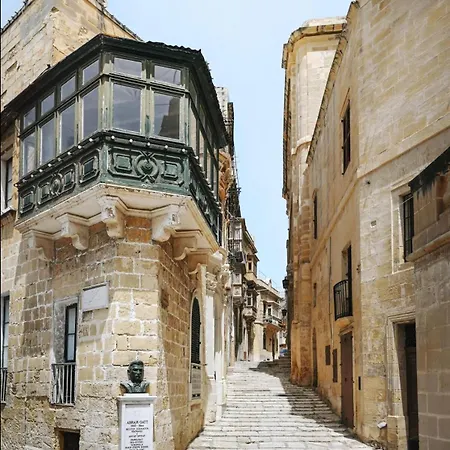 Authentic With Maltese Balcony In Bormla By 360 Estates Apartment *