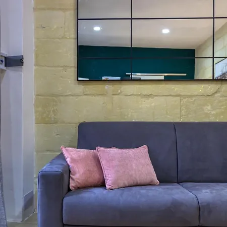 Apartment Authentic With Maltese Balcony In Bormla By 360 Estates Ta' Penza