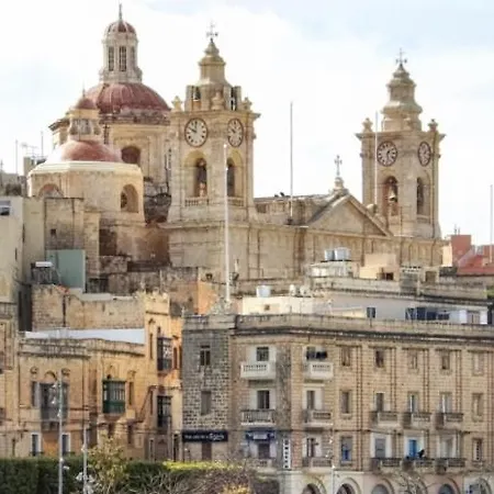 Authentic With Maltese Balcony In Bormla By 360 Estates * Ta' Penza