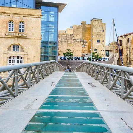 Authentic With Maltese Balcony In Bormla By 360 Estates Apartment Ta' Penza