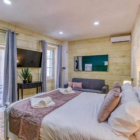 Apartment Authentic With Maltese Balcony In Bormla By 360 Estates Ta' Penza