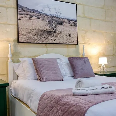 Apartment Authentic With Maltese Balcony In Bormla By 360 Estates *