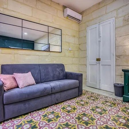 Authentic With Maltese Balcony In Bormla By 360 Estates Ta' Penza