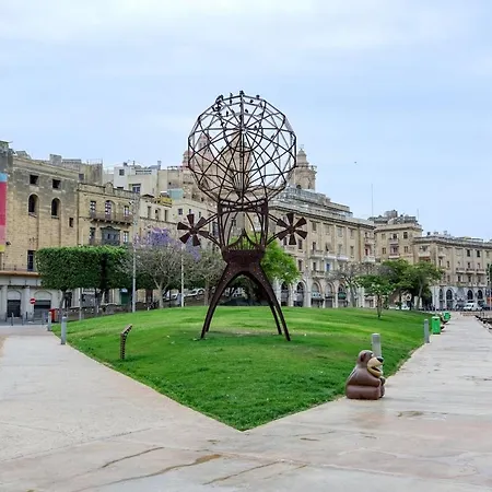 Authentic With Maltese Balcony In Bormla By 360 Estates Apartment *