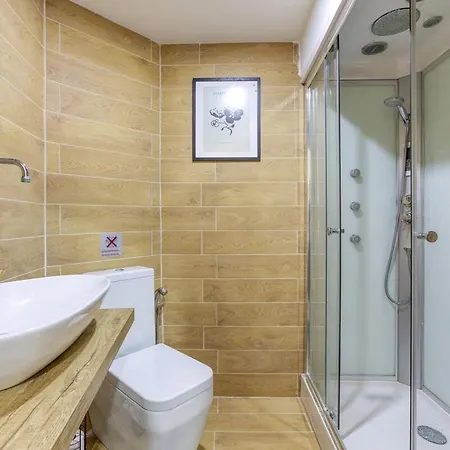 Apartment Authentic With Maltese Balcony In Bormla By 360 Estates