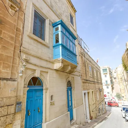 Authentic With Maltese Balcony In Bormla By 360 Estates *