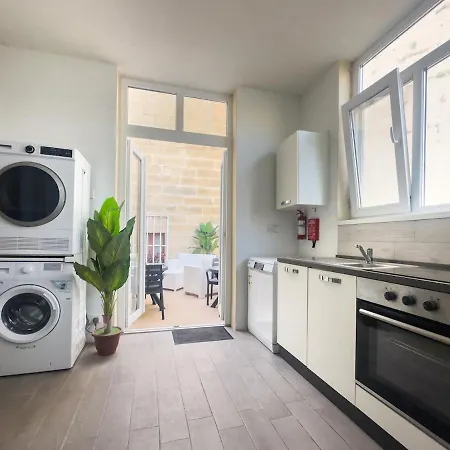 Apartment Authentic With Maltese Balcony In Bormla By 360 Estates *