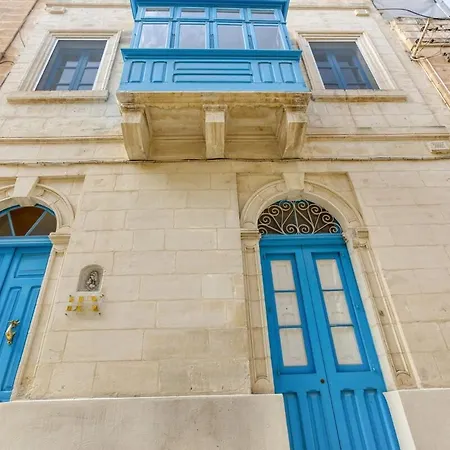 Authentic With Maltese Balcony In Bormla By 360 Estates Apartment