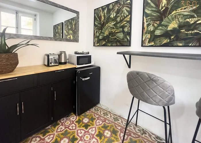 아파트 Authentic With Maltese Balcony In Bormla By 360 Estates *