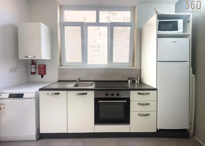 Authentic With Maltese Balcony In Bormla By 360 Estates * Ta' Penza