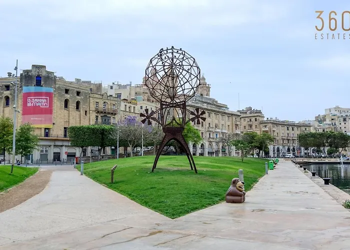 Authentic With Maltese Balcony In Bormla By 360 Estates 아파트 *