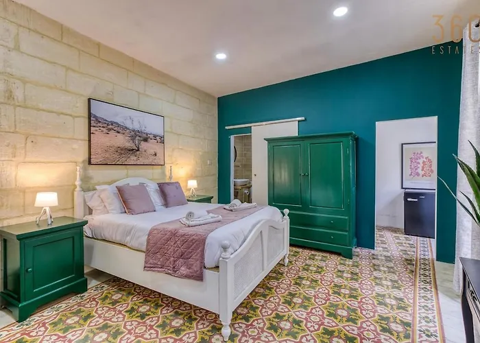 아파트 Authentic With Maltese Balcony In Bormla By 360 Estates