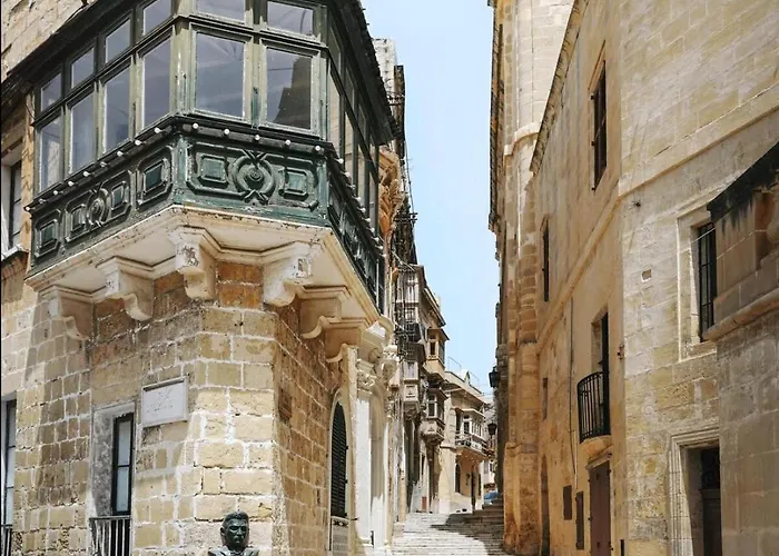 Authentic With Maltese Balcony In Bormla By 360 Estates Appartement *