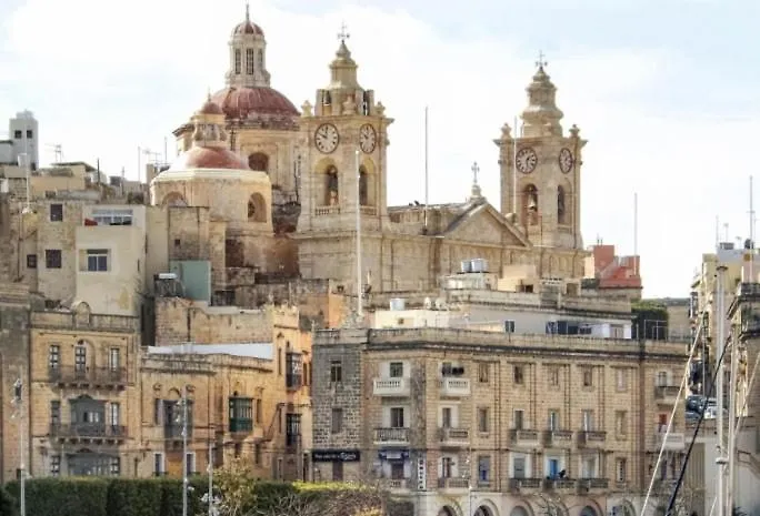 Authentic With Maltese Balcony In Bormla By 360 Estates * Ta' Penza