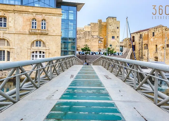 Authentic With Maltese Balcony In Bormla By 360 Estates 아파트 Ta' Penza