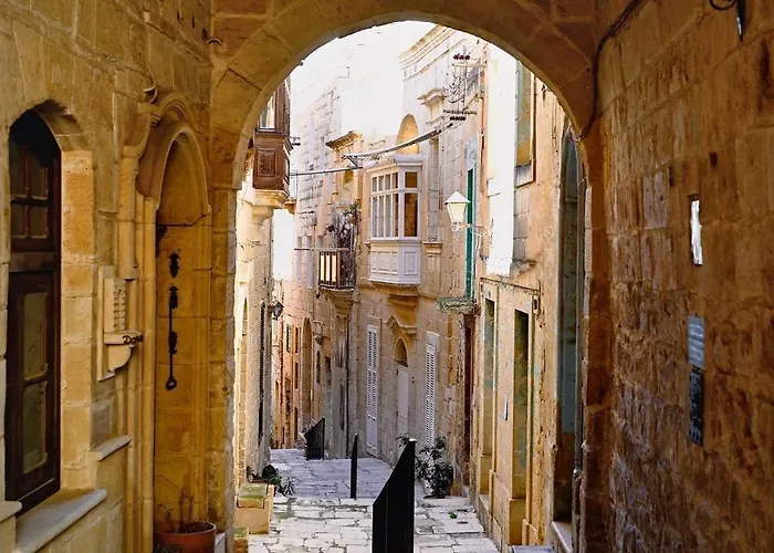 Authentic With Maltese Balcony In Bormla By 360 Estates Appartement *