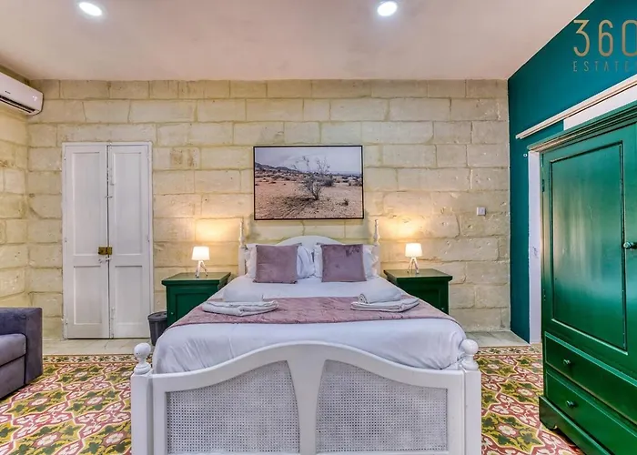 Authentic With Maltese Balcony In Bormla By 360 Estates Appartement