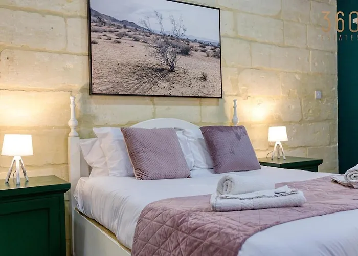 아파트 Authentic With Maltese Balcony In Bormla By 360 Estates *