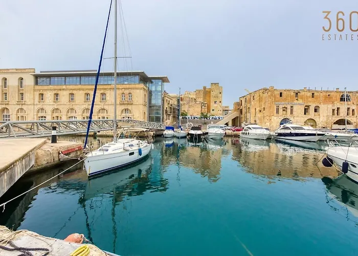 Authentic With Maltese Balcony In Bormla By 360 Estates 아파트 Ta' Penza