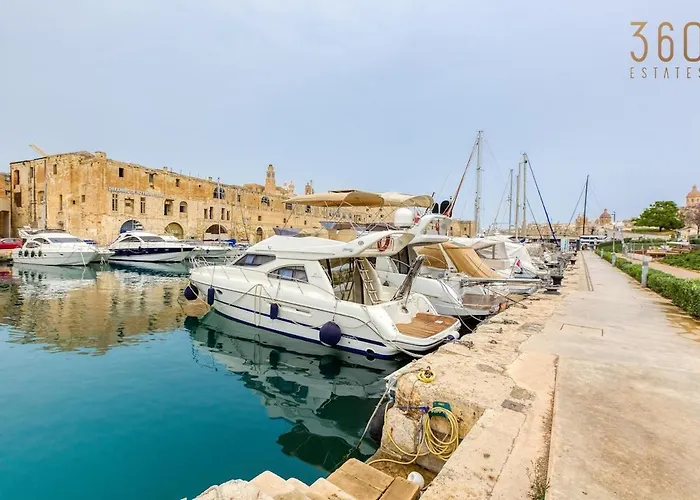 Authentic With Maltese Balcony In Bormla By 360 Estates Appartement