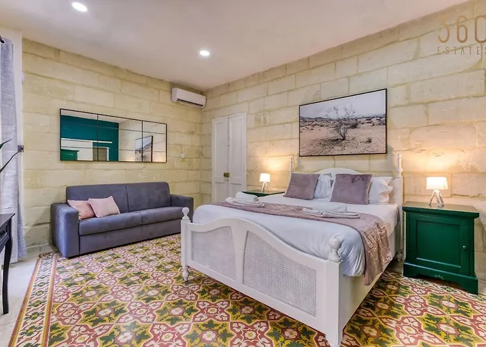 아파트 Authentic With Maltese Balcony In Bormla By 360 Estates